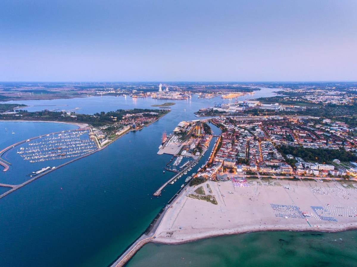 Ferienwohnung Charlotte, direkt am Kurpark Rostock Exterior foto
